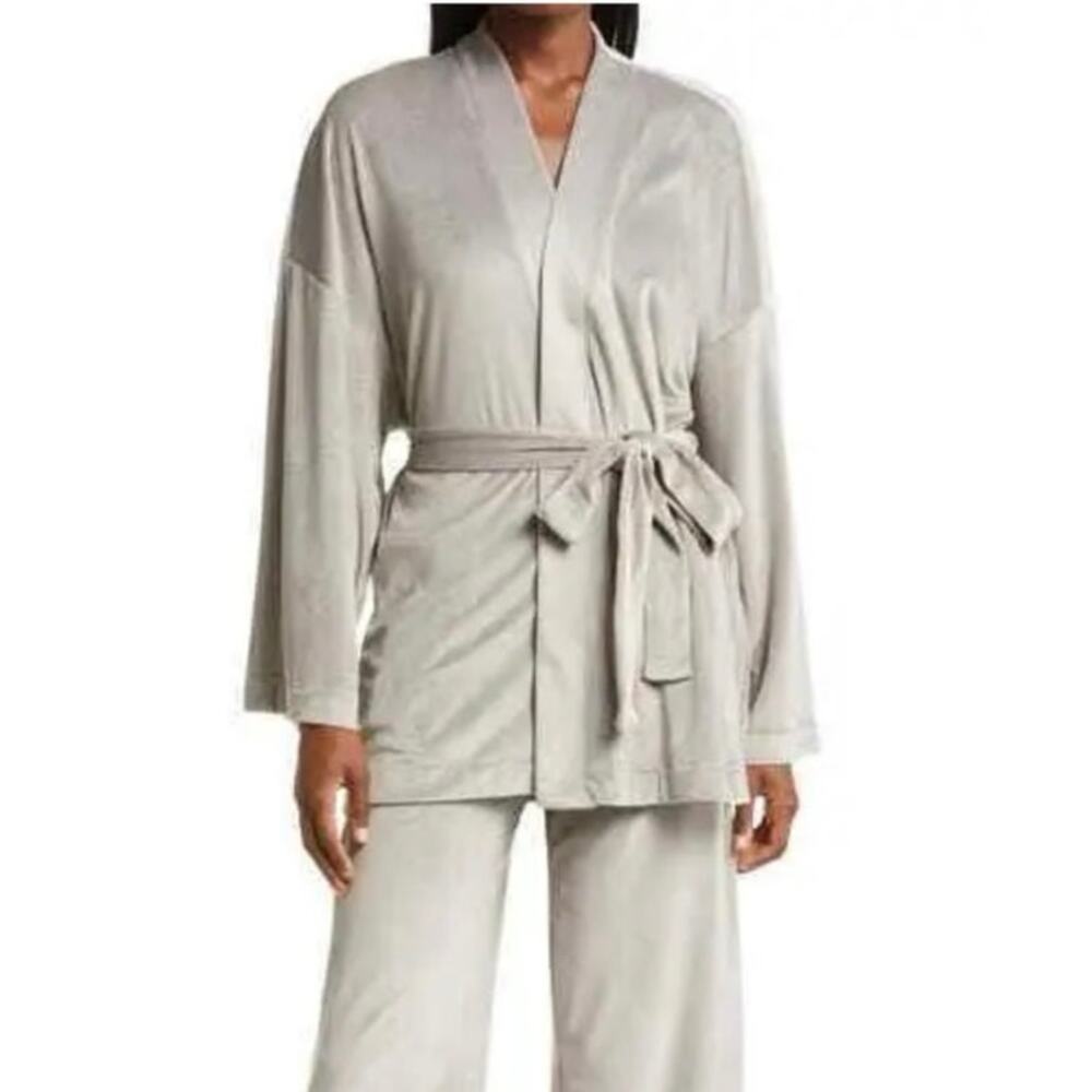 SKIMS by Kim Kardashian Velour Fleece Wrap Short Robe SMOKE A47